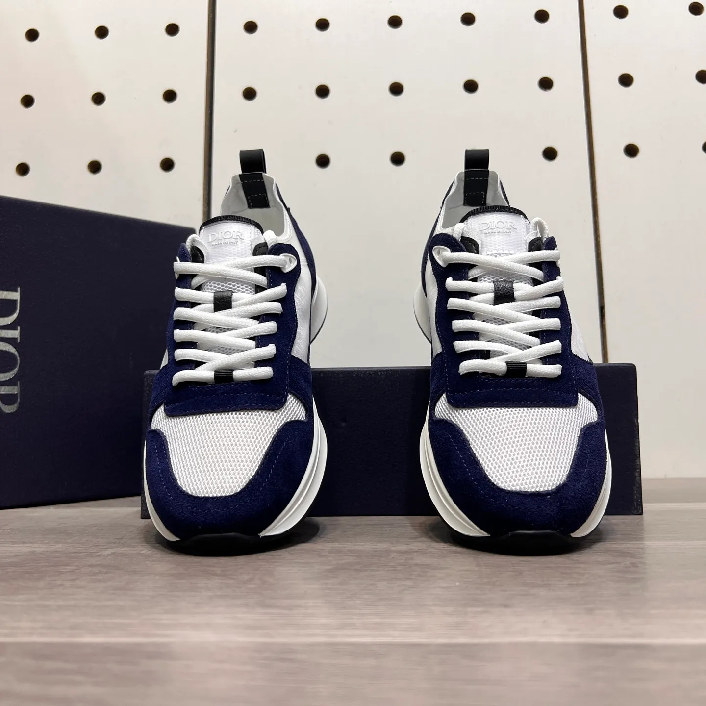 Men's Men's Shoes 💰: 380💰《Dior》The latest and most popular casual shoes, top brand [seduce] luxury~purchase, top~quality. [Strong] The upper is made of imported breathable cowhide with material ➕ breathable sheepskin feet (•) and fine workmanship. Original stylish and stylish soft rubber wear-resistant foreskin outsole, light and comfortable on the foot, size: 38-44, (customized 45, 46), four colors available